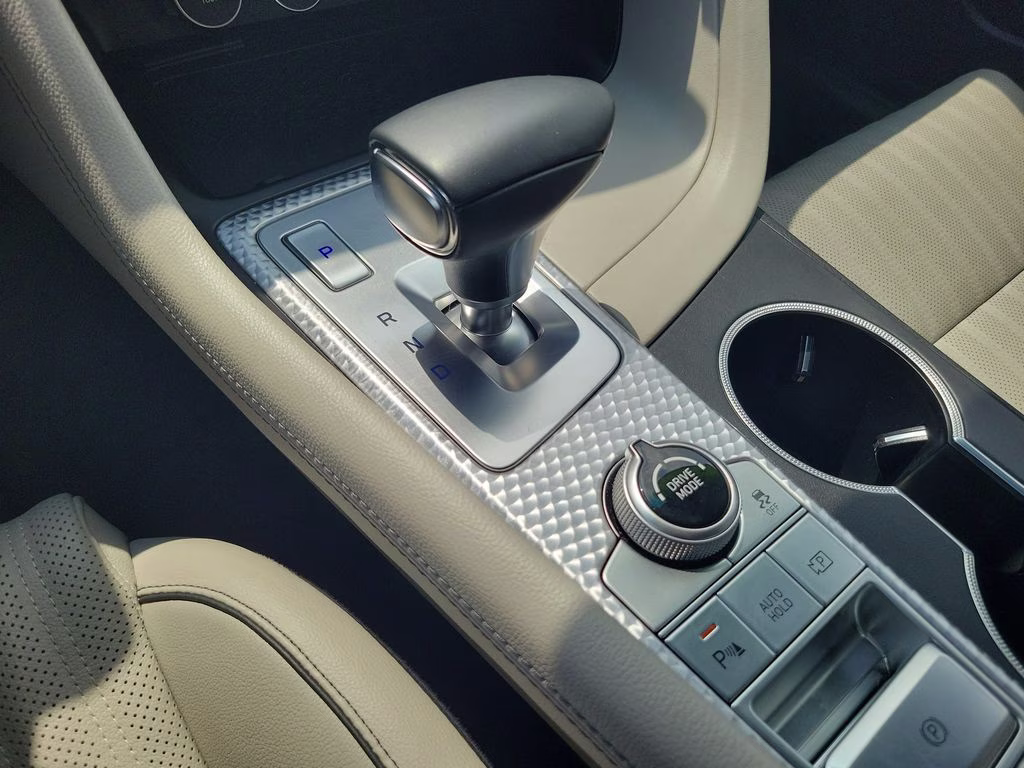 2023 Uyuni White Genesis G70 Sport Prestige 2.0T RWD Sedan