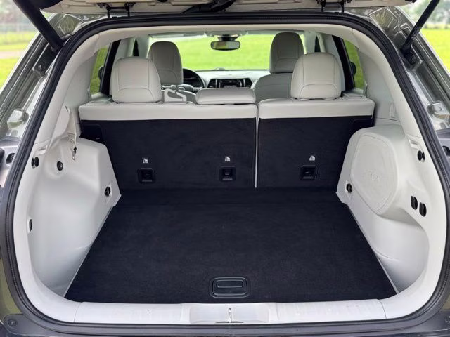 2020 Olive Green Jeep Cherokee Limited 4X4 SUV