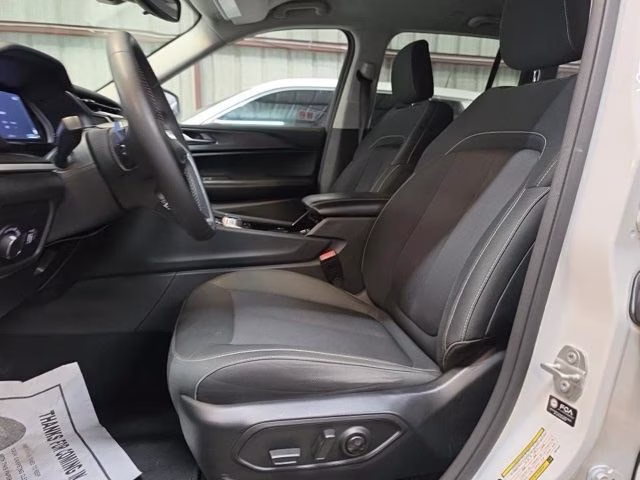 2023 Bright White Clearcoat Jeep Grand Cherokee Laredo RWD SUV