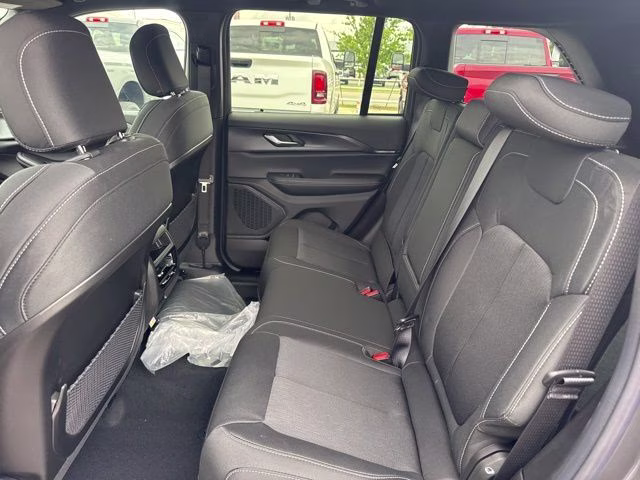 2026 Gray Metallic Jeep Grand Cherokee Laredo X RWD SUV
