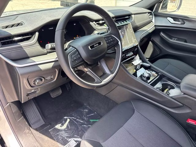 2026 Silver Zynith Jeep Grand Cherokee Laredo X RWD SUV