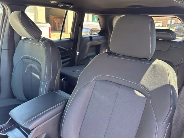 2026 Bright White Clearcoat Jeep Grand Cherokee Laredo RWD SUV