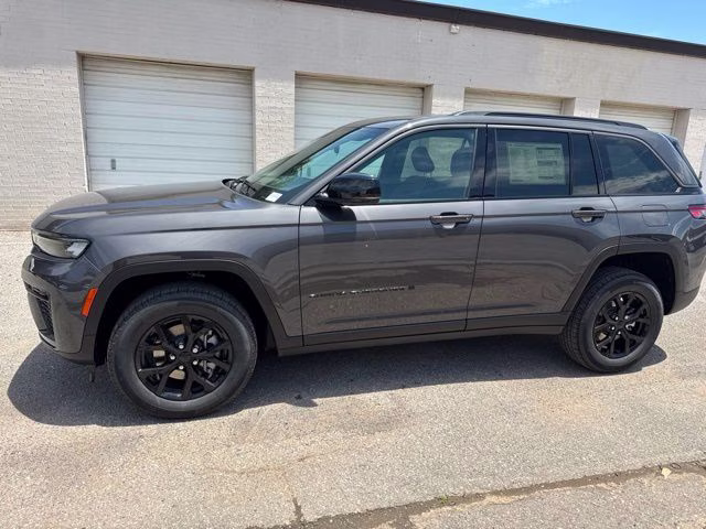 2026 Baltic Gray Metallic Clearcoat Jeep Grand Cherokee Laredo Altitude RWD SUV