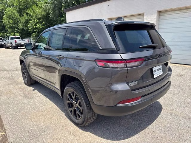 2026 Baltic Gray Metallic Clearcoat Jeep Grand Cherokee Laredo Altitude RWD SUV