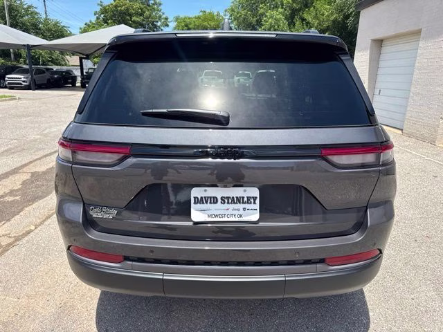 2026 Baltic Gray Metallic Clearcoat Jeep Grand Cherokee Laredo Altitude RWD SUV
