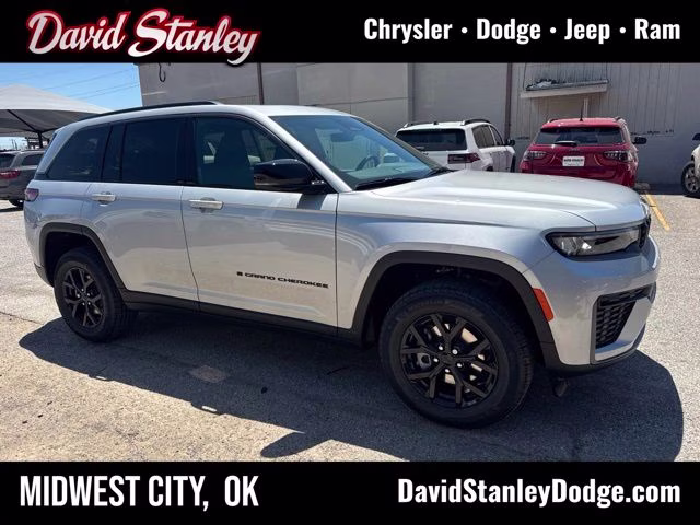 2026 Silver Zynith Jeep Grand Cherokee Laredo Altitude RWD SUV