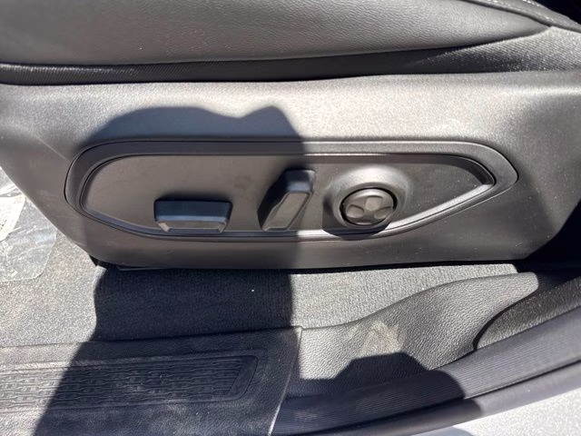 2026 Silver Zynith Jeep Grand Cherokee Laredo Altitude RWD SUV