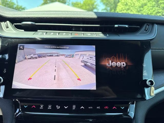 2026 Silver Zynith Jeep Grand Cherokee Laredo Altitude RWD SUV