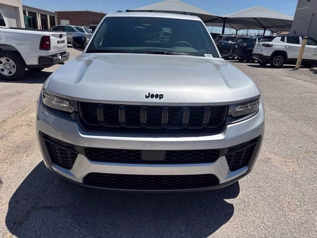 2026 Silver Zynith Jeep Grand Cherokee Laredo Altitude RWD SUV