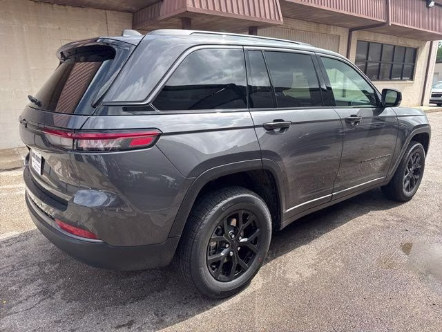 2026 Baltic Gray Metallic Clearcoat Jeep Grand Cherokee Laredo Altitude RWD SUV