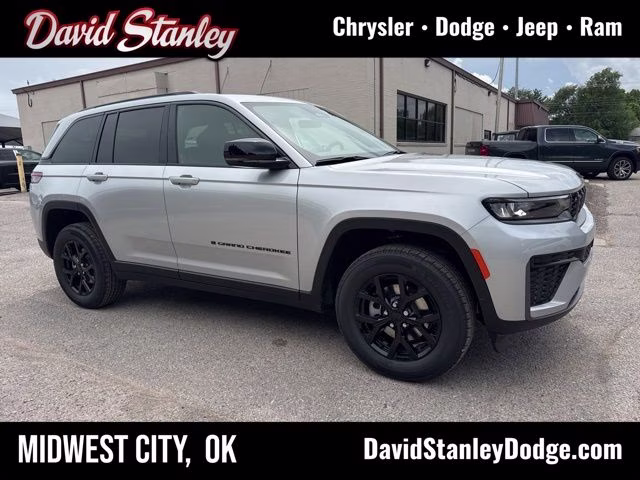 2026 Silver Zynith Jeep Grand Cherokee Laredo Altitude RWD SUV