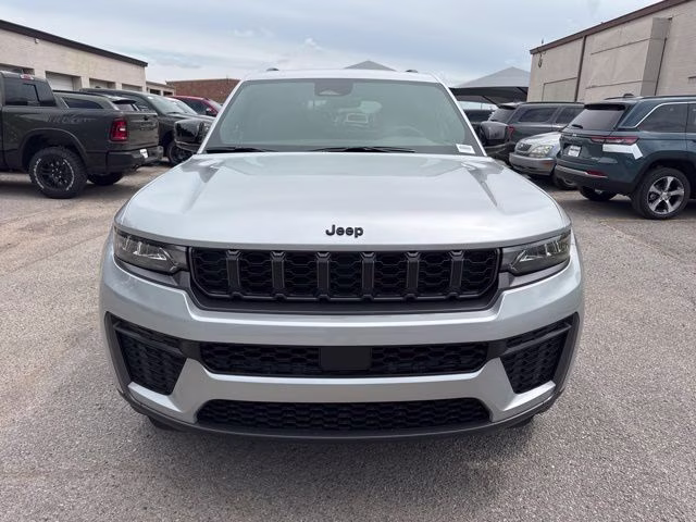 2026 Silver Zynith Jeep Grand Cherokee Laredo Altitude RWD SUV