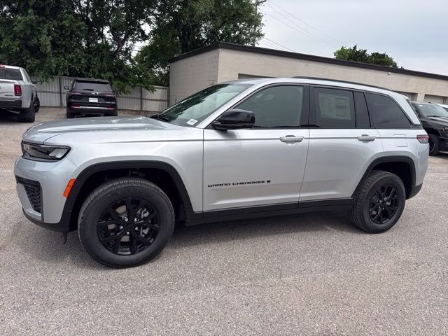 2026 Silver Zynith Jeep Grand Cherokee Laredo Altitude RWD SUV
