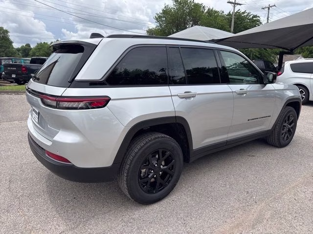 2026 Silver Zynith Jeep Grand Cherokee Laredo Altitude RWD SUV