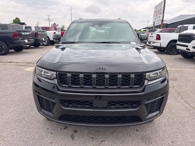2026 Diamond Black Jeep Grand Cherokee Altitude RWD SUV