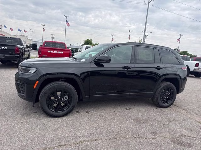 2026 Diamond Black Jeep Grand Cherokee Altitude RWD SUV