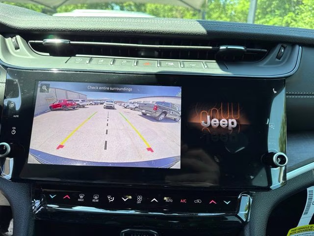 2026 Diamond Black Crystal Pearlcoat Jeep Grand Cherokee Limited RWD SUV