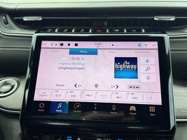 2022 Velvet Jeep Grand Cherokee Overland RWD SUV