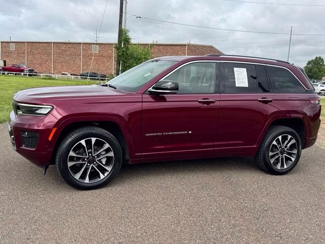 2022 Velvet Jeep Grand Cherokee Overland RWD SUV