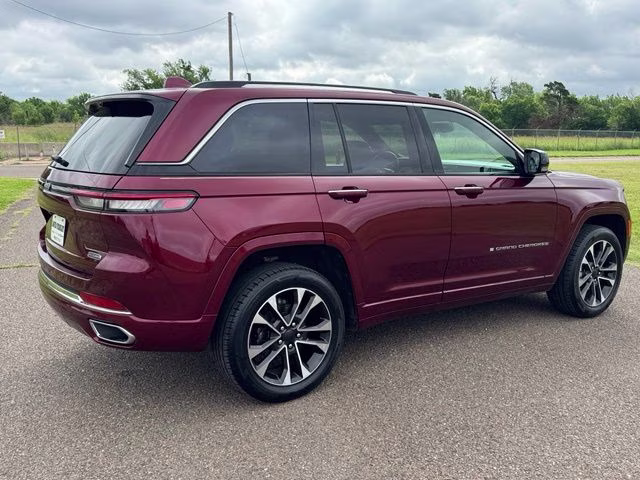 2022 Velvet Jeep Grand Cherokee Overland RWD SUV