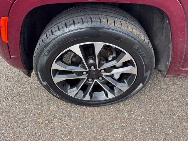 2022 Velvet Jeep Grand Cherokee Overland RWD SUV