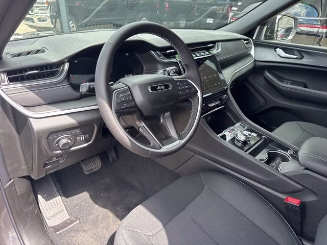 2026 Baltic Gray Metallic Clearcoat Jeep Grand Cherokee Laredo 4X4 SUV