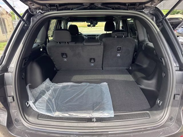 2026 Baltic Gray Metallic Clearcoat Jeep Grand Cherokee Laredo 4X4 SUV
