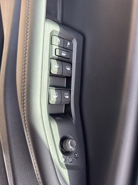 2026 Diamond Black Crystal Pearlcoat Jeep Grand Cherokee Laredo 4X4 SUV