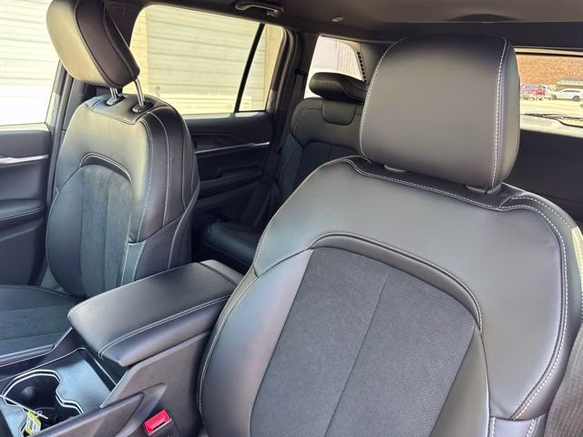 2026 Baltic Gray Metallic Clearcoat Jeep Grand Cherokee Laredo Altitude 4X4 SUV