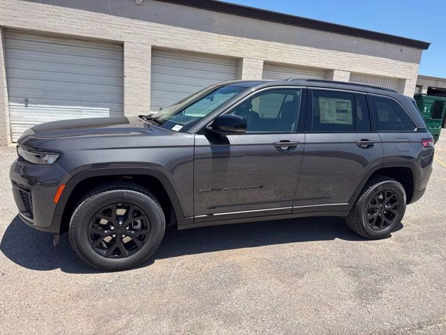 2026 Baltic Gray Metallic Clearcoat Jeep Grand Cherokee Laredo Altitude 4X4 SUV