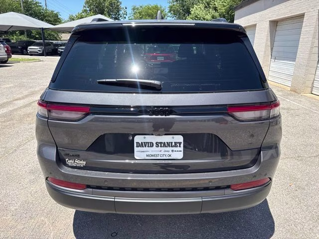 2026 Baltic Gray Metallic Clearcoat Jeep Grand Cherokee Laredo Altitude 4X4 SUV
