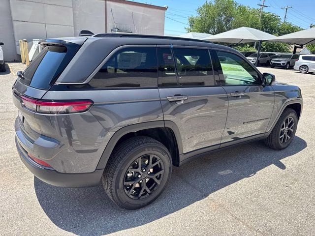 2026 Baltic Gray Metallic Clearcoat Jeep Grand Cherokee Laredo Altitude 4X4 SUV