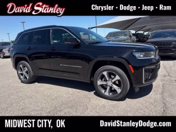 2026 Diamond Black Crystal Pearlcoat Jeep Grand Cherokee Limited 4X4 SUV