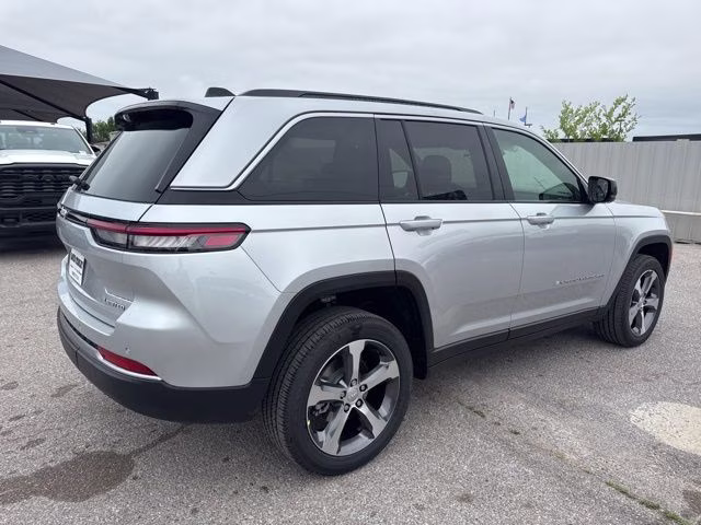 2026 Silver Zynith Jeep Grand Cherokee Limited 4X4 SUV