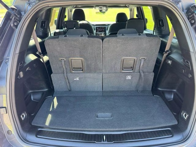 2025 Gray Metallic Jeep Grand Cherokee L Laredo RWD SUV