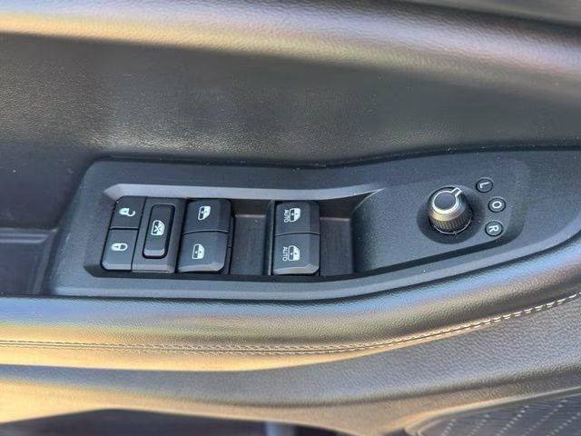 2025 Gray Metallic Jeep Grand Cherokee L Laredo RWD SUV
