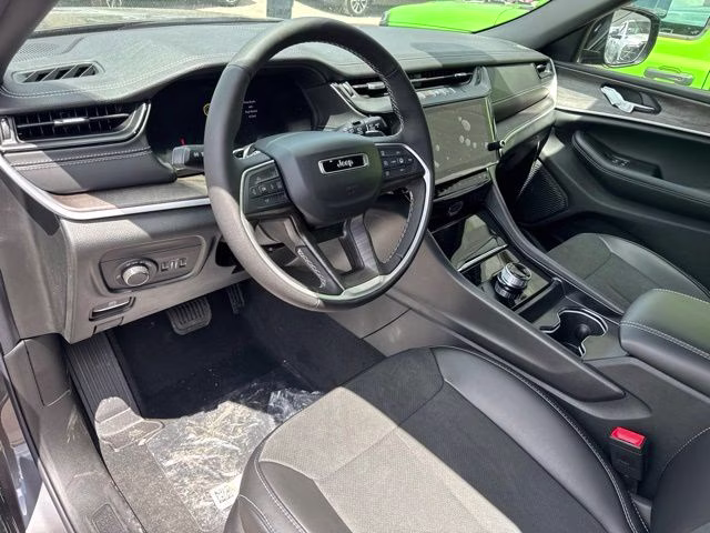 2026 Gray Metallic Jeep Grand Cherokee L Altitude RWD SUV