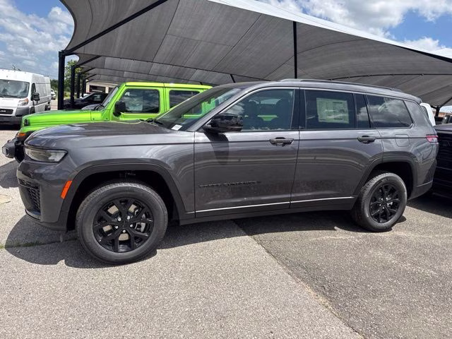 2026 Gray Metallic Jeep Grand Cherokee L Altitude RWD SUV