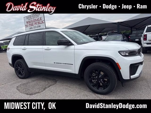 2026 Bright White Clearcoat Jeep Grand Cherokee L Laredo RWD SUV
