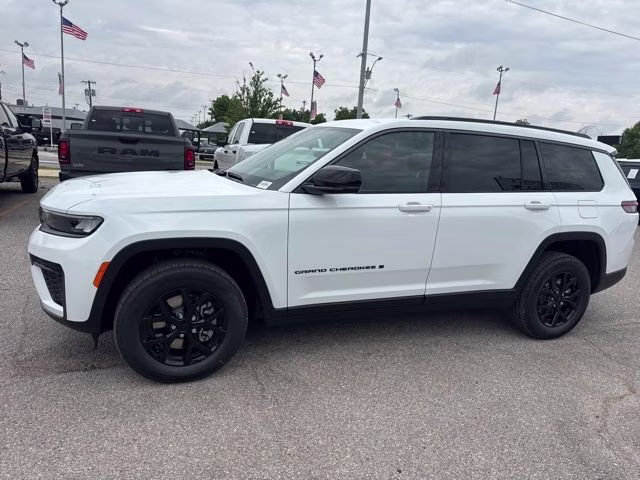 2026 Bright White Clearcoat Jeep Grand Cherokee L Laredo RWD SUV