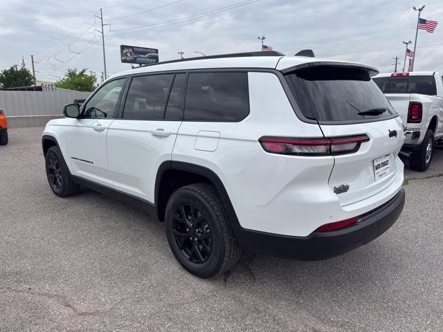 2026 Bright White Clearcoat Jeep Grand Cherokee L Laredo RWD SUV