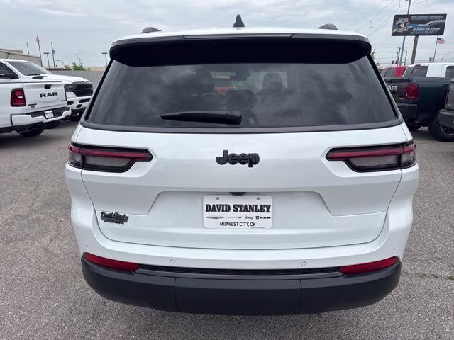 2026 Bright White Clearcoat Jeep Grand Cherokee L Laredo RWD SUV