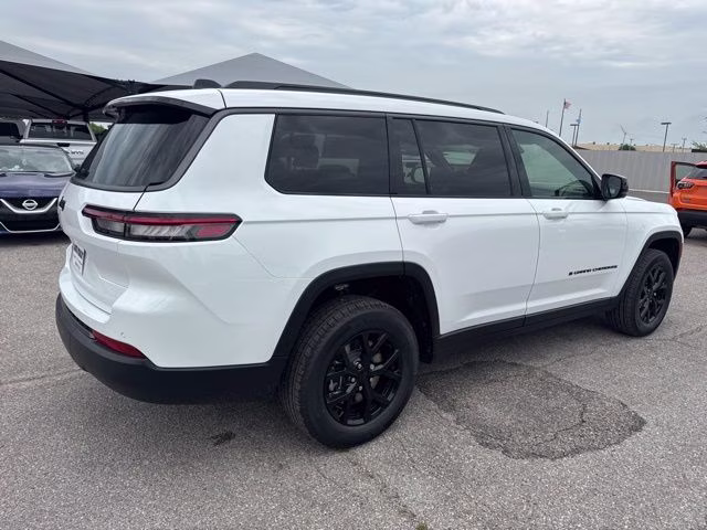2026 Bright White Clearcoat Jeep Grand Cherokee L Laredo RWD SUV