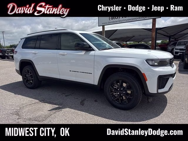 2026 Bright White Clearcoat Jeep Grand Cherokee L Laredo RWD SUV