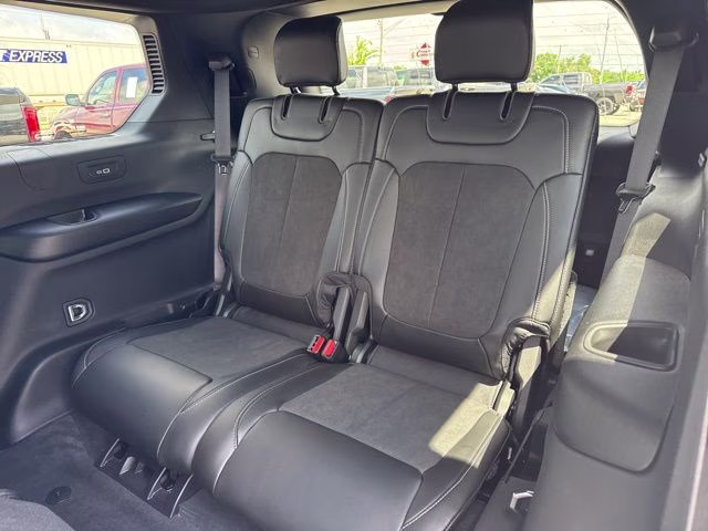 2026 Bright White Clearcoat Jeep Grand Cherokee L Laredo RWD SUV