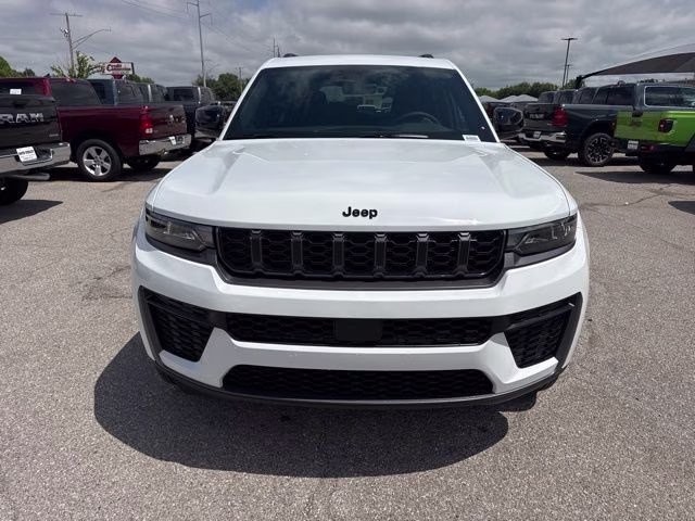 2026 Bright White Clearcoat Jeep Grand Cherokee L Laredo RWD SUV