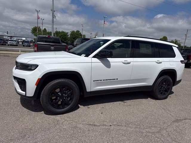 2026 Bright White Clearcoat Jeep Grand Cherokee L Laredo RWD SUV