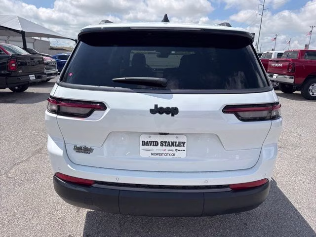 2026 Bright White Clearcoat Jeep Grand Cherokee L Laredo RWD SUV