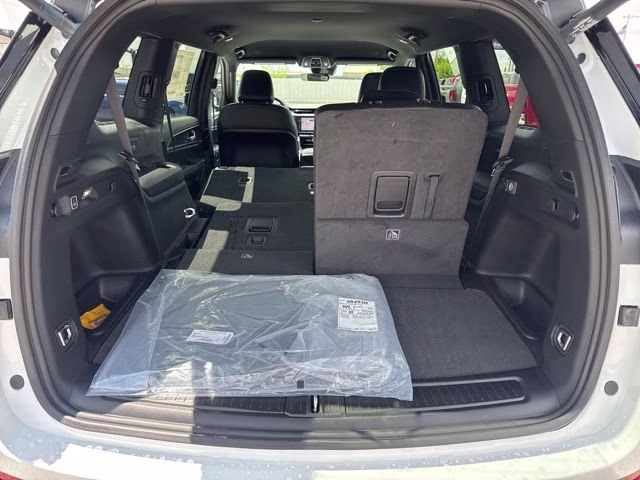 2026 Bright White Clearcoat Jeep Grand Cherokee L Laredo RWD SUV
