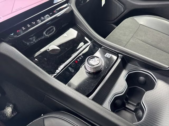 2026 Diamond Black Crystal Pearlcoat Jeep Grand Cherokee L Laredo RWD SUV